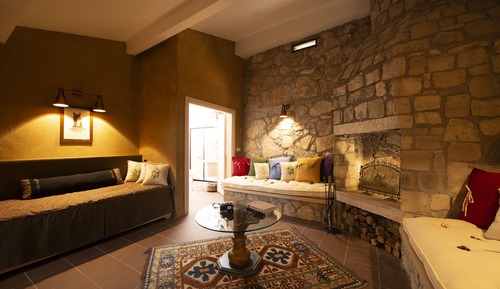 Manej Suite