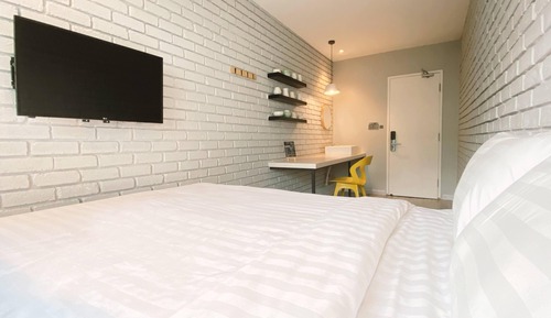 The Pottery Room, Shared Bathroom