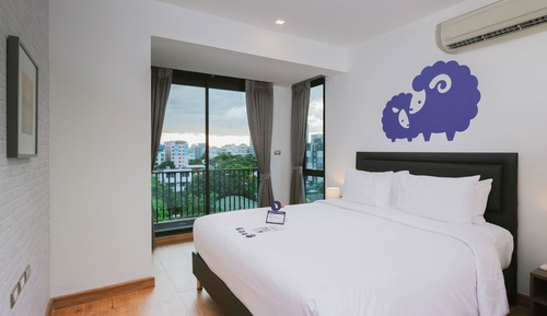 Deluxe King Room