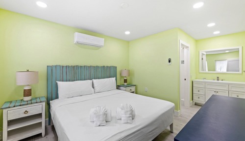 Double Room, Private Bathroom (THE HIDEAWAY )