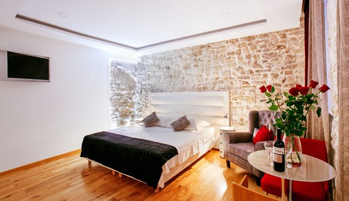 Exclusive Apartment, City View