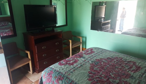Basic Room, 1 Large Twin Bed