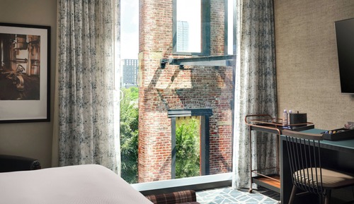 Room, 2 Queen Beds, City View (Hearing Accessible)