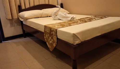 Single Standard Front View Room