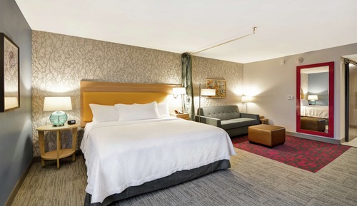 Studio, 1 King Bed, Accessible (Hearing)