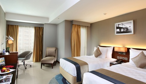 Deluxe Queen Room