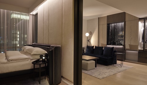 Premier One Bedroom Corner Suite, Vessel View, 1 King Bed