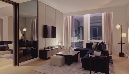 Premier One Bedroom Corner Suite, Skyline View, 1 King Bed