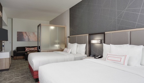 Suite, 2 Queen Beds (Mobility/Hearing Access, Roll-In Shwr)