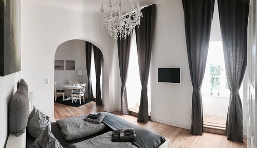 Apartment (Bechstein)