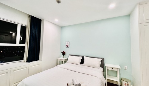 Luxury Apartment, 1 King Bed, Pool Access