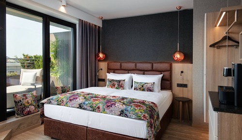 Premium Room, 1 King Bed, Balcony