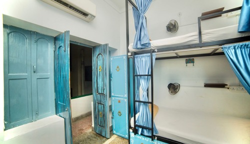 10 Bed Mixed Dorm AC