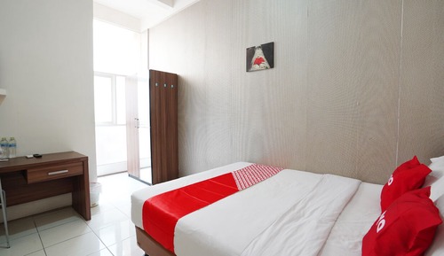 Standard Room, 1 Queen Bed