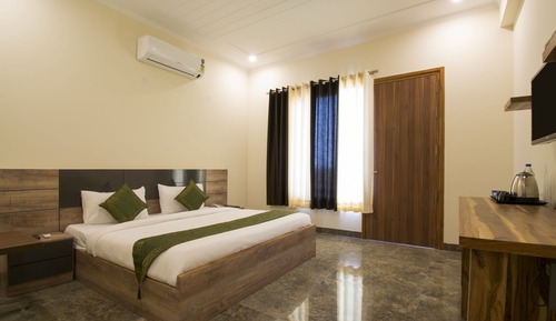 Deluxe Room - For National Indian Only
