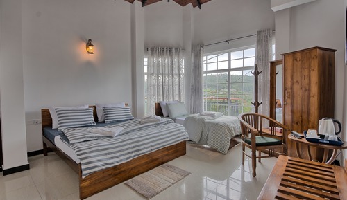 Deluxe Triple Room, Multiple Beds, Non Smoking, Mountain View
