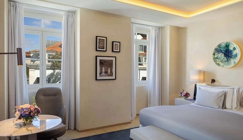 Deluxe Room (Grand)