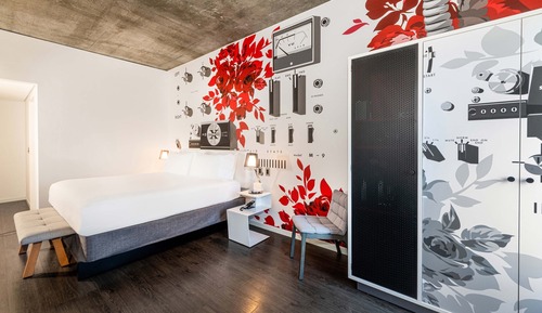 Room, 1 King Bed (Hearing Accessible)