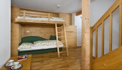 Suite, Mountain View