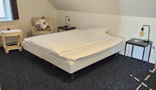 Double or Twin Room, Shared Bathroom
