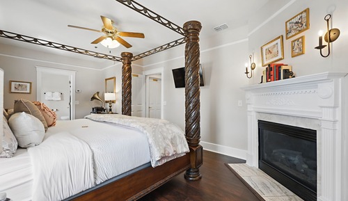 Deluxe Room, 1 King Bed, Non Smoking (The Gentleman's Quarters)
