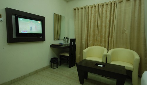 Deluxe Double Room, 1 King Bed, Smoking
