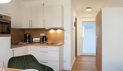 Classic Apartment, 1 Queen Bed (incl. 45€ + 25€ pp service fee)