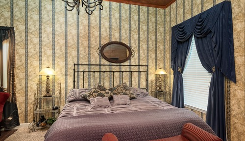 The Sleeper Car King Suite