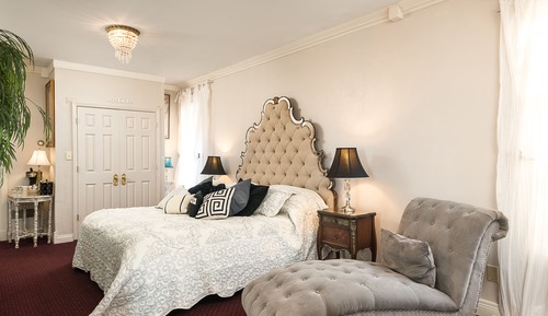 The French Premium King Suite
