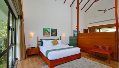 Suite, 1 Double Bed, Non Smoking, Mountain View