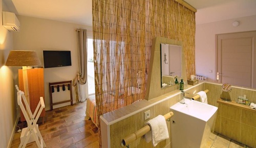 Double Room, Ensuite, Garden View (Les Canisses)