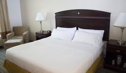 Standard Room, 1 King Bed (Bath Shower Combo)