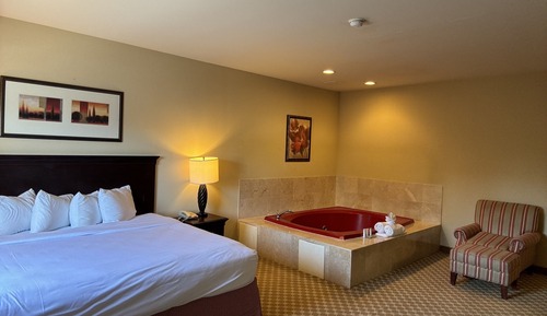 Honeymoon Studio Suite, 1 King Bed, Non Smoking, Hot Tub