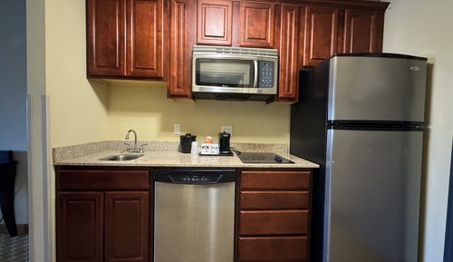 Studio Suite, 1 King Bed, Non Smoking, Kitchenette