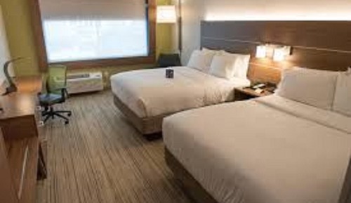 Room, 2 Queen Beds, Accessible (Comm, Mobil, Roll-In Shower)