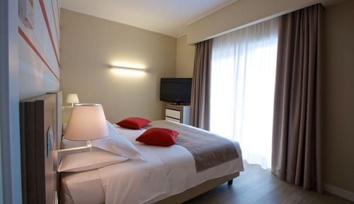 Suite, Terrace, Lake View