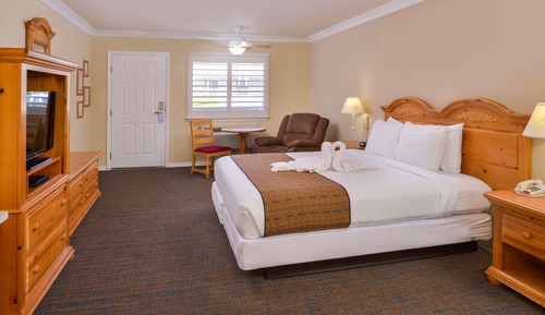 Standard Room, 1 King Bed