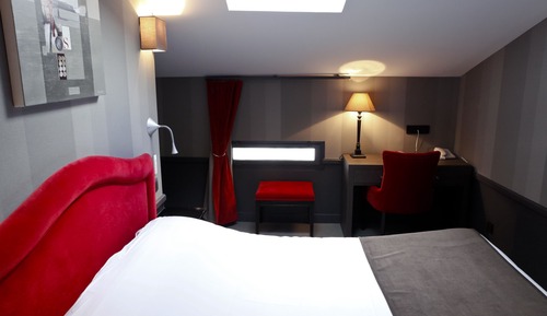 Adjoining Rooms