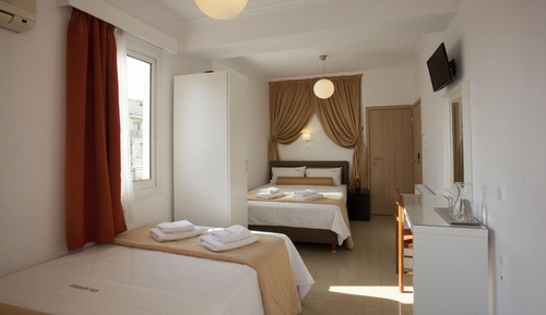 Family Room (Acropolis Panorama)