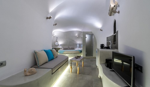 Senior Double Room (Cave)