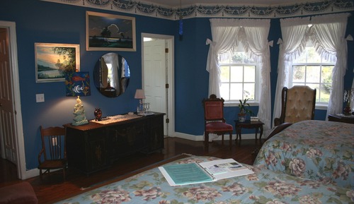Superior Double Room, 1 Bedroom, Private Bathroom, Pool View Not Pet Friendly (Vintage 356)