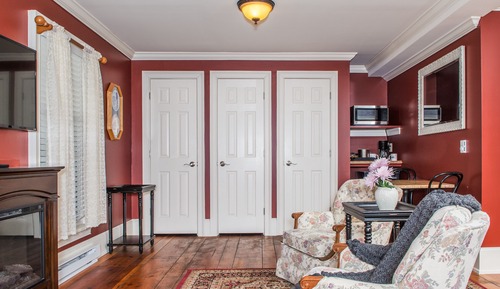 208, Private Bathroom