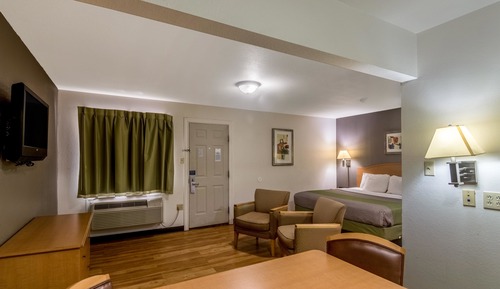 Deluxe Room, 1 King Bed, Non Smoking, Kitchenette