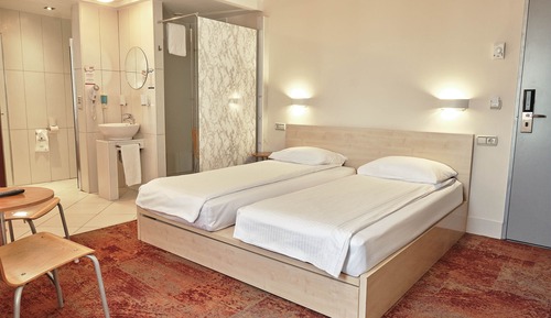 Standard Twin Room