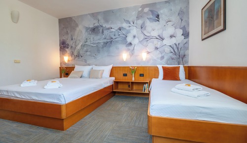 Standard Triple Room, 1 Bedroom, Partial Sea View
