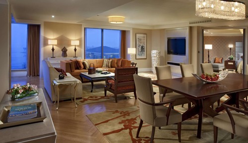 Signature Suite, 1 King Bed with Sofa bed, Lake View