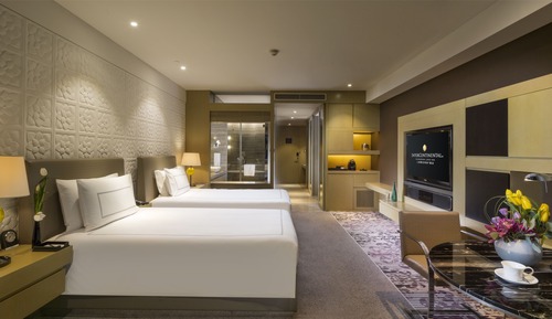 Classic Room, 1 King Bed (Lounge Access)