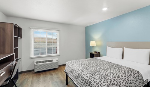 Room, 1 Queen Bed, Accessible, Non Smoking (Bathtub)