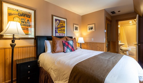 Standard Room, 1 Queen Bed