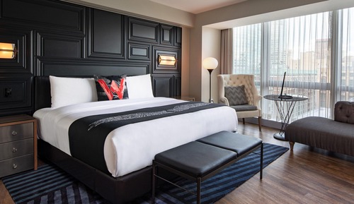 Room, 1 King Bed, Non Smoking (Mobility/Hearing Access, Roll-in Shwr)